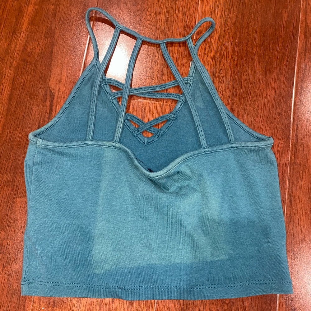 crop top - Picture 2 of 3